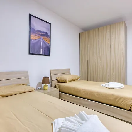 Designer With Stunning Sea Views In St Pauls By 360 Estates דירה